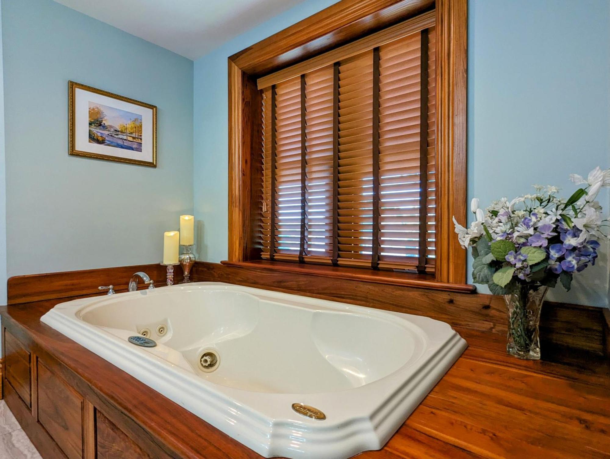 Gothic Heights Inn Clifton Heights Bagian luar foto